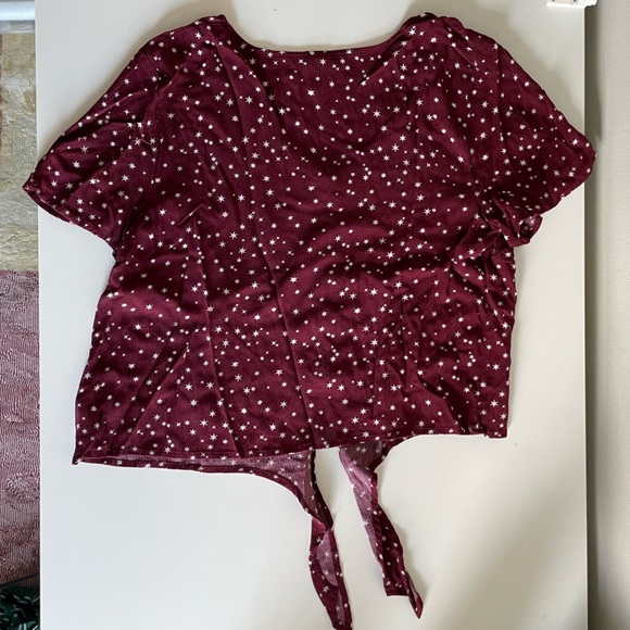 Mossimo Red and White Star Button Down with Tie Front Detail - Picture 5 of 6